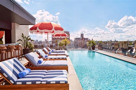 Rooftop Pool & Bar .
